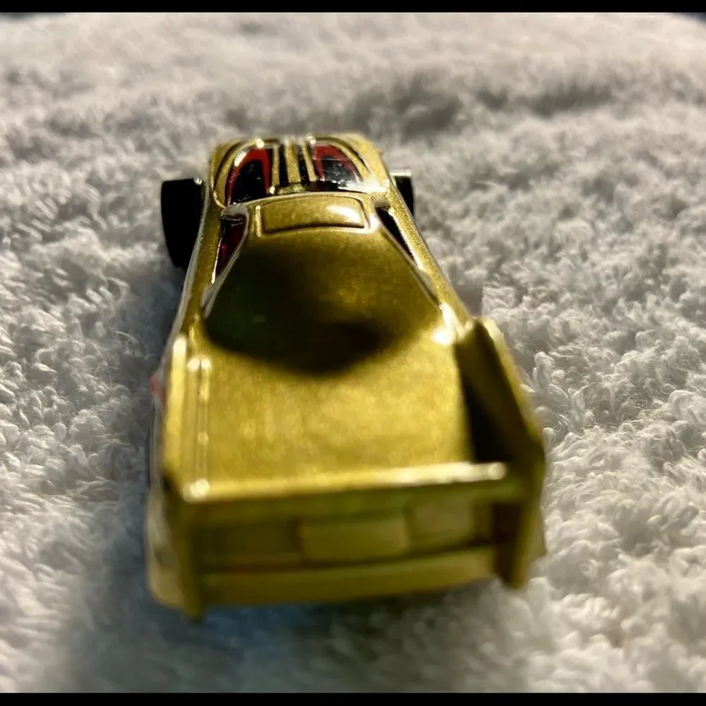 Mattel VGT 1977 Hot Wheels Racing Car Gold Black Red Sports Flames E81.
